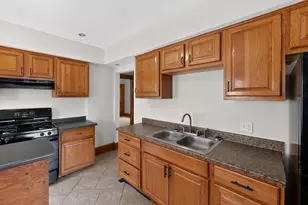 2640 N 41st St, Milwaukee, WI 53210 - Photo 16