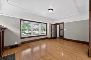 2640 N 41st St, Milwaukee, WI 53210 - Photo 8