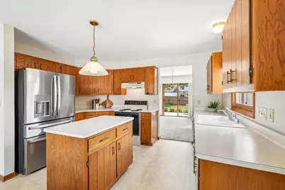 1909  Cliff-Alex Ct, Waukesha, WI 53189 - Photo 12