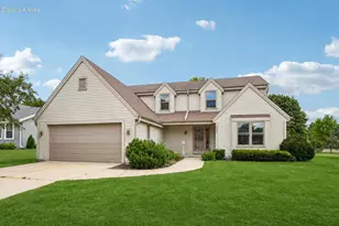 1909 Cliff-Alex Ct, Waukesha, WI 53189 - Photo 2