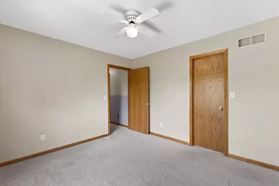 424  North Shore Ct, Pewaukee, WI 53072 - Photo 26