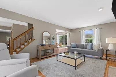 424  North Shore Ct, Pewaukee, WI 53072 - Photo 4