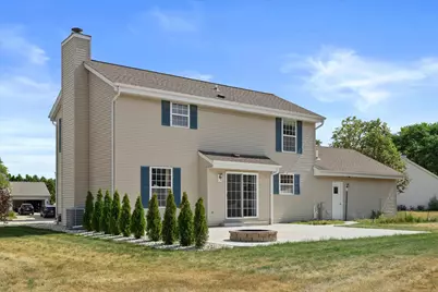 424  North Shore Ct, Pewaukee, WI 53072 - Photo 40