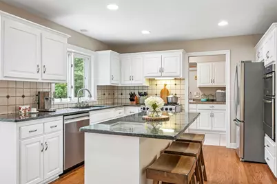 237  Hickory Dr, Delafield, WI 53018 - Photo 24