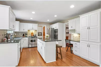 237  Hickory Dr, Delafield, WI 53018 - Photo 22