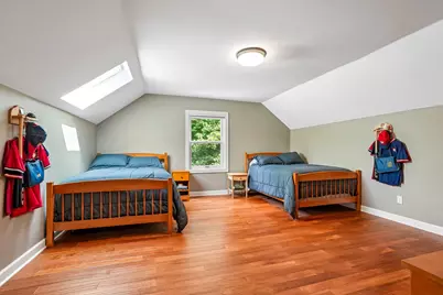 237  Hickory Dr, Delafield, WI 53018 - Photo 48