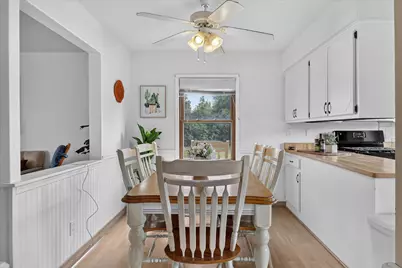 9219 W Green View Ct, Milwaukee, WI 53224 - Photo 6