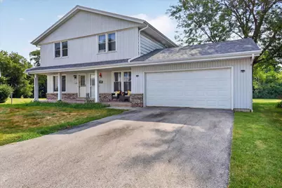 9219 W Green View Ct, Milwaukee, WI 53224 - Photo 2