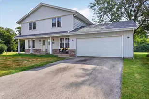 9219 W Green View Ct, Milwaukee, WI 53224 - Photo 2