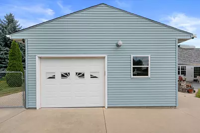 3689 W Drexel Ave, Franklin, WI 53132 - Photo 10