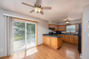 7601 S Manor Ave, Oak Creek, WI 53154 - Photo 4