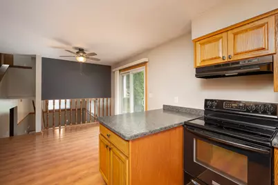 7601 S Manor Ave, Oak Creek, WI 53154 - Photo 10