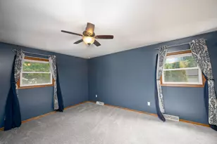 7601 S Manor Ave, Oak Creek, WI 53154 - Photo 14