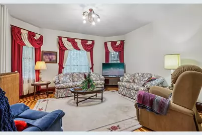 3226  Jackson Dr, Jackson, WI 53037 - Photo 10