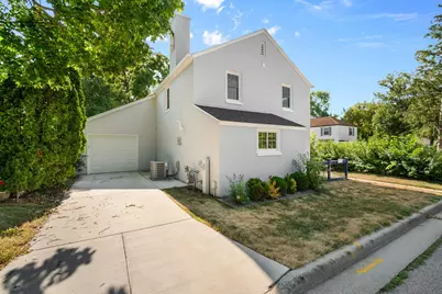 5818  Currant Ln, Greendale, WI 53219 - Photo 2