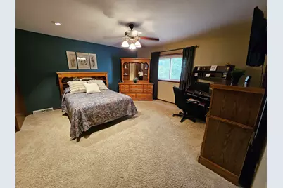 6461 S Crabapple Ct #1, Oak Creek, WI 53154 - Photo 10