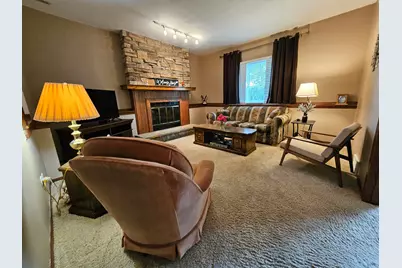6461 S Crabapple Ct #1, Oak Creek, WI 53154 - Photo 8