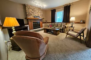 6461 S Crabapple Ct, Oak Creek, WI 53154 - Photo 8