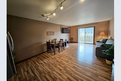 6461 S Crabapple Ct #1, Oak Creek, WI 53154 - Photo 2