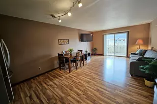 6461 S Crabapple Ct, Oak Creek, WI 53154 - Photo 2