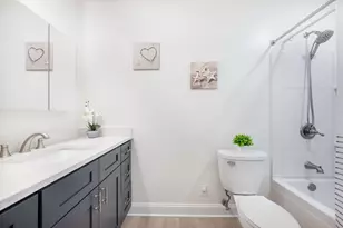 N16W5393 Garfield Ct, Cedarburg, WI 53012 - Photo 12