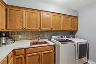 803 Knollwood Ct, Waukesha, WI 53188 - Photo 14