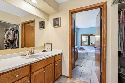 803  Knollwood Ct, Waukesha, WI 53188 - Photo 24