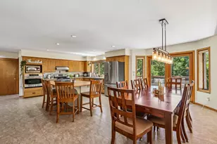 803 Knollwood Ct, Waukesha, WI 53188 - Photo 10