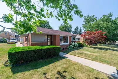 301 S 92nd St, Milwaukee, WI 53214 - Photo 2