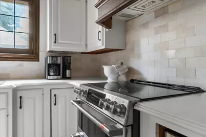 4914 N Woodburn St, Whitefish Bay, WI 53217 - Photo 20