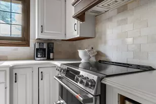 4914 N Woodburn St, Whitefish Bay, WI 53217 - Photo 20