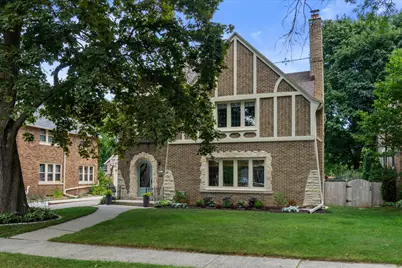 4914 N Woodburn St, Whitefish Bay, WI 53217 - Photo 2
