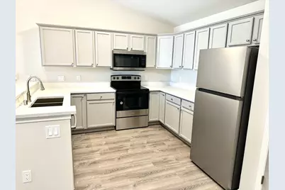 1064  Marietta Ave #214, Ixonia, WI 53036 - Photo 6