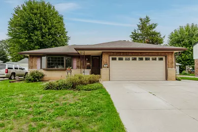 916 S 120th St, West Allis, WI 53214 - Photo 2
