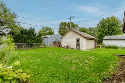 916 S 120th St, West Allis, WI 53214 - Photo 10