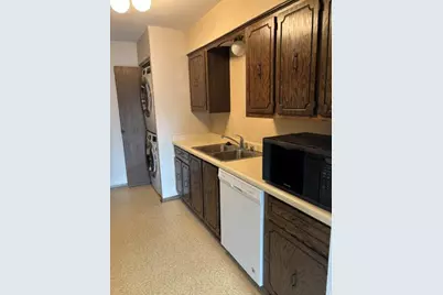 9442 W Maple Ct, West Allis, WI 53214 - Photo 12