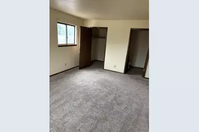 9442 W Maple Ct, West Allis, WI 53214 - Photo 14