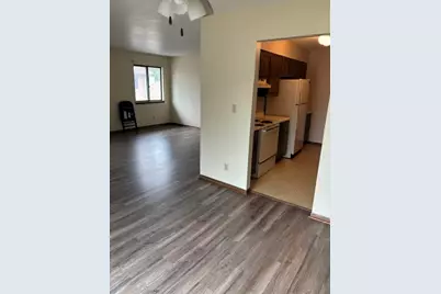 9442 W Maple Ct, West Allis, WI 53214 - Photo 8