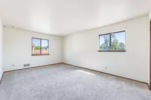 9442 W Maple Ct, West Allis, WI 53214 - Photo 12