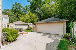 1306 Martha Washington Dr, Wauwatosa, WI 53213 - Photo 28