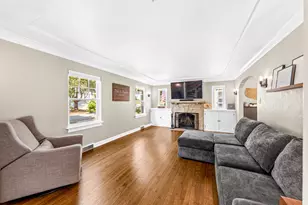 1306 Martha Washington Dr, Wauwatosa, WI 53213 - Photo 6