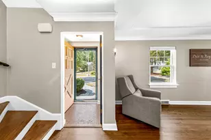 1306 Martha Washington Dr, Wauwatosa, WI 53213 - Photo 4
