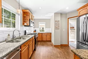 1306 Martha Washington Dr, Wauwatosa, WI 53213 - Photo 12