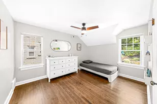 1306 Martha Washington Dr, Wauwatosa, WI 53213 - Photo 18