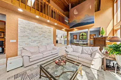 N1W31275  Hickory Hollow Ct, Delafield, WI 53018 - Photo 6