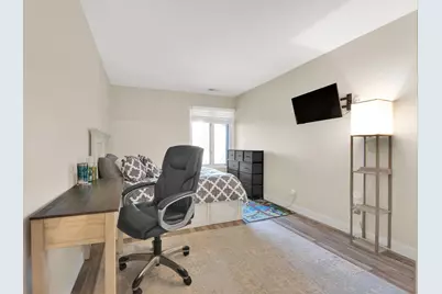N85W15700  Ridge Rd #304, Menomonee Falls, WI 53051 - Photo 20