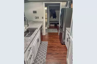 N85W15700  Ridge Rd #304, Menomonee Falls, WI 53051 - Photo 30