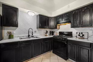 10340 W Rogers St, West Allis, WI 53227 - Photo 22