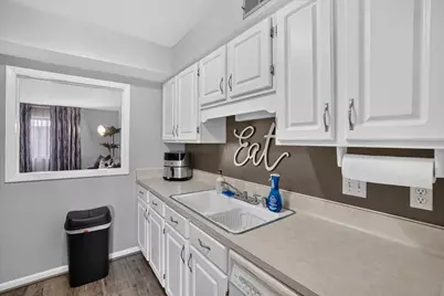 9034 W Lisbon Ave #32, Milwaukee, WI 53222 - Photo 12