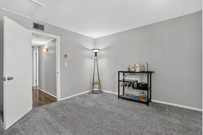 9034 W Lisbon Ave #32, Milwaukee, WI 53222 - Photo 18
